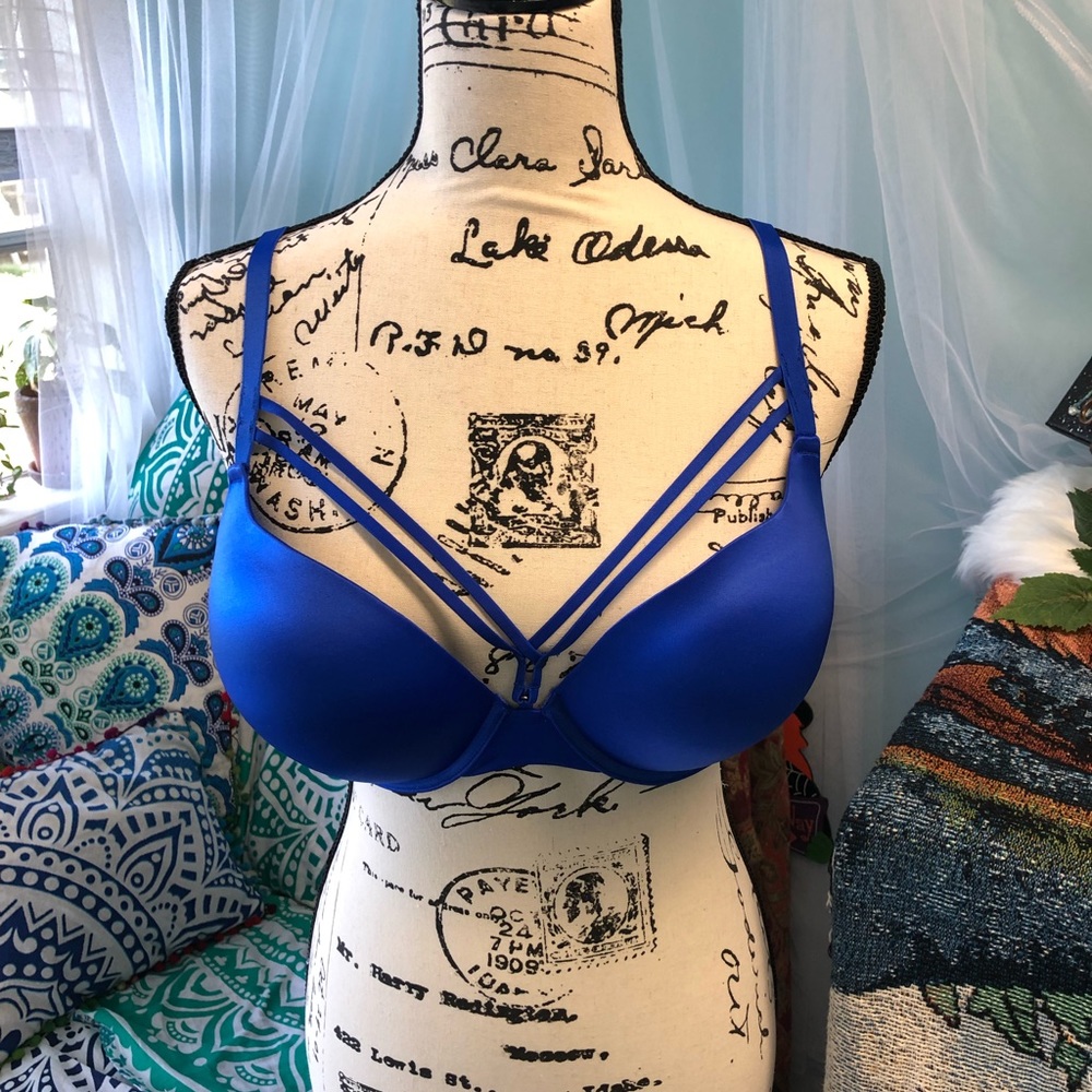 *NEW LISTING* Smart & Sexy Brand Padded Pushup Bra